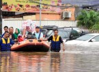 Ngày đầu năm, Jakarta ngập lụt nghiêm trọng